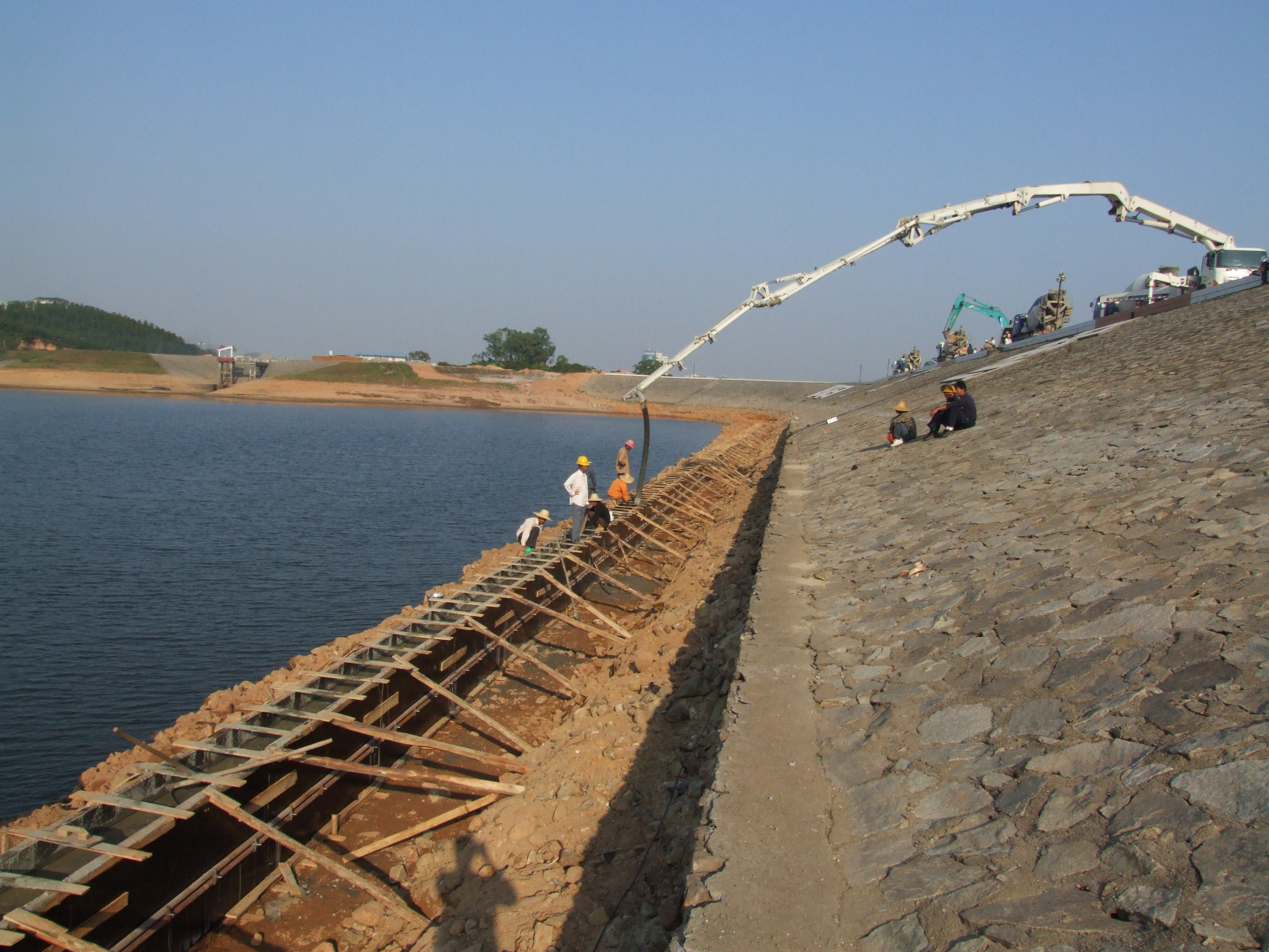 連環(huán)水庫(kù)